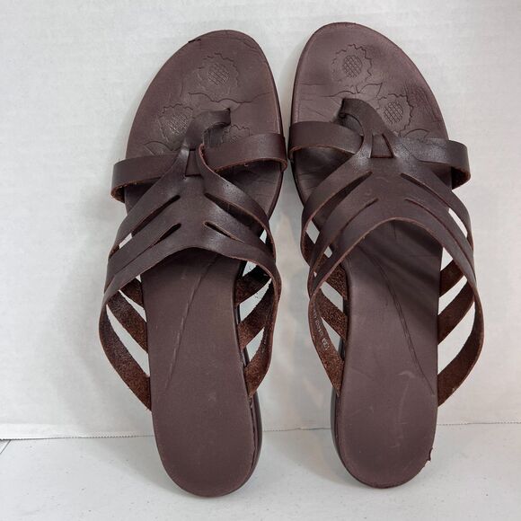 St. John's Bay Women's Brown Leather Flip Flop Sandals Strappy Size 10 M - Picture 2 of 11